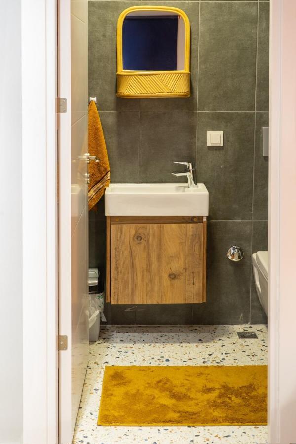 Cosy Flat With A Garden In Central Kadikoy Istanbul Exteriör bild