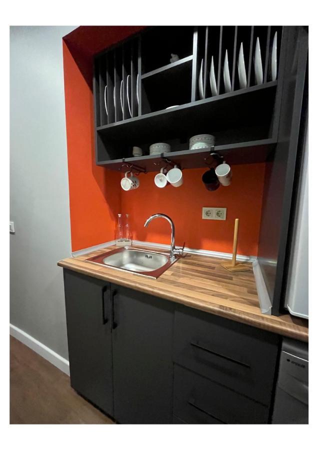 Cosy Flat With A Garden In Central Kadikoy Istanbul Exteriör bild